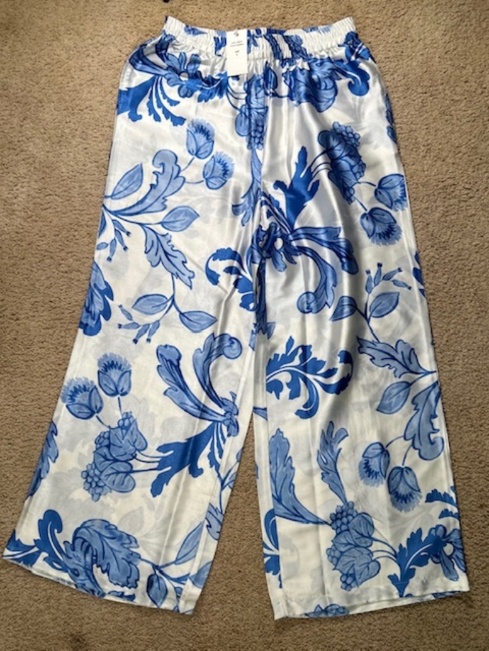 NWT Blue White Floral Wide Leg Pull On Pants - Size L - Picture 4 of 7